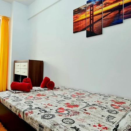 Red Accommodation Near Palas Mall Iasi Exterior foto