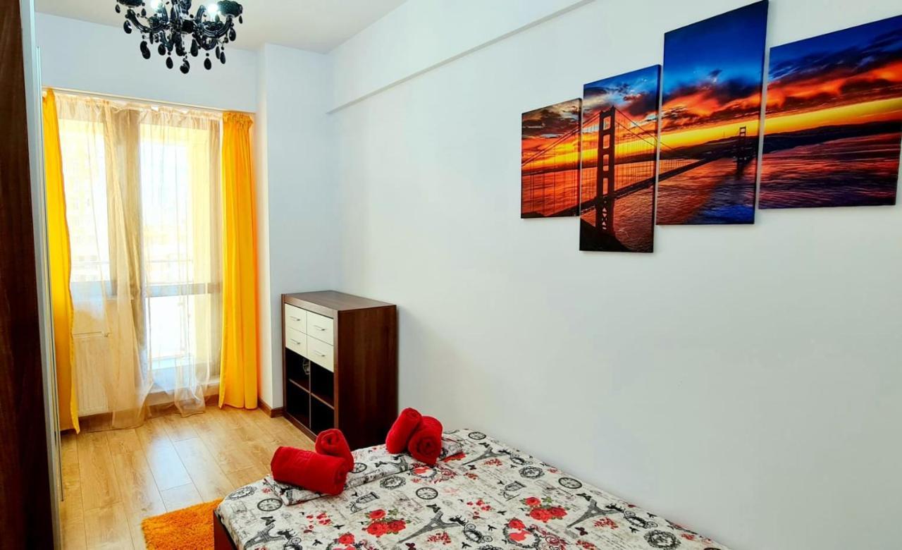 Red Accommodation Near Palas Mall Iasi Exterior foto