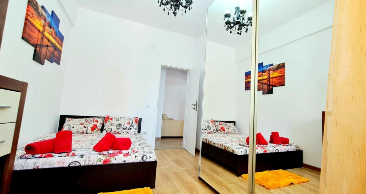 Red Accommodation Near Palas Mall Iasi Exterior foto